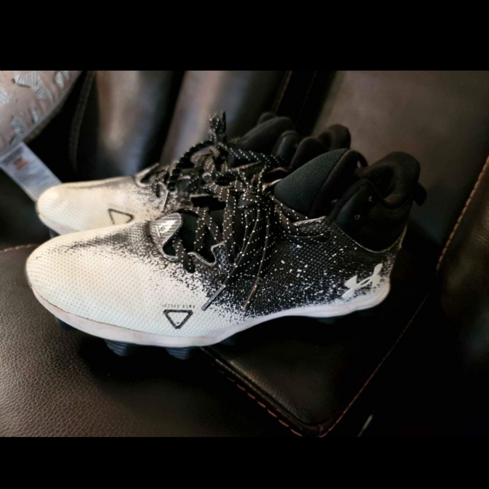 Football Cleats Men Size 7